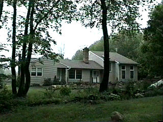 Building photograph for 41 WOODS EDGE RD